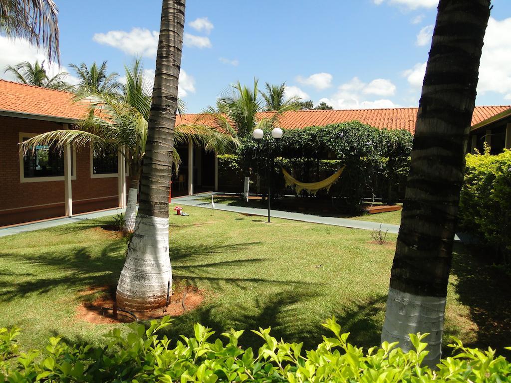 Hotel Pousada Vale Do Sol Em Pompeia Exterior photo